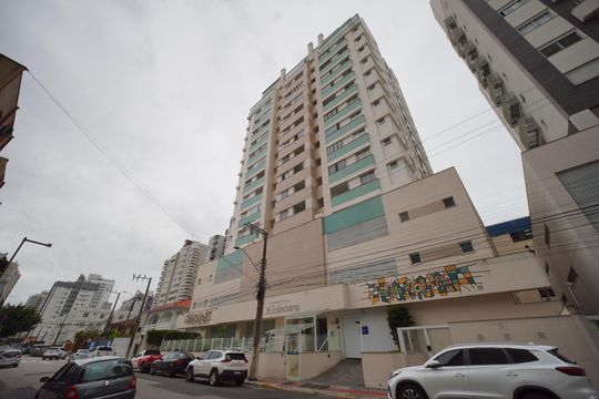 Fachada  de apartamento para alugar com 2 quartos, 74m² em Campinas, São José