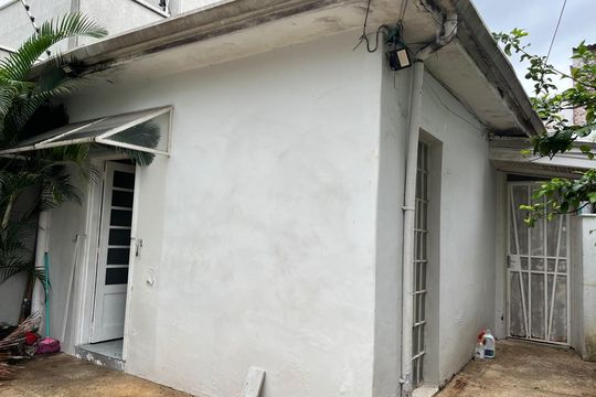 Fachada de casa para alugar com 1 quarto, 150m² em Jardim Paulistano, São Paulo