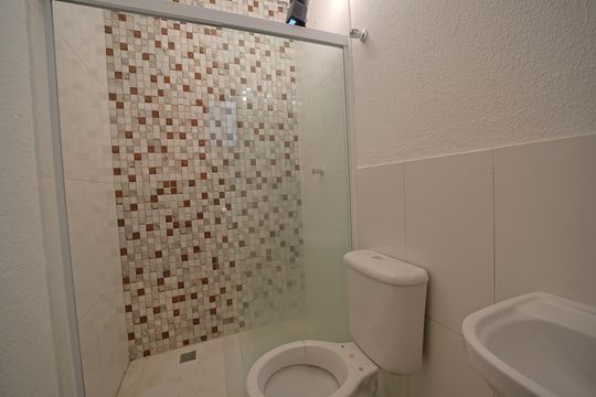 Banheiro de apartamento para alugar com 2 quartos, 48m² em Vila Sao Geraldo, São Paulo