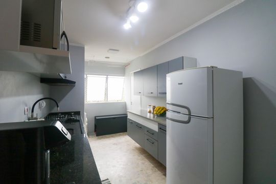 Cozinha de apartamento para alugar com 3 quartos, 85m² em Jardim Petropolis, São Paulo
