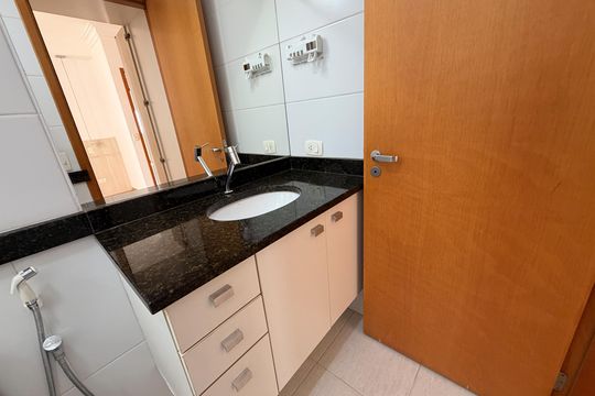 Banheiro da Suíte de apartamento para alugar com 3 quartos, 115m² em Centro, Piracicaba