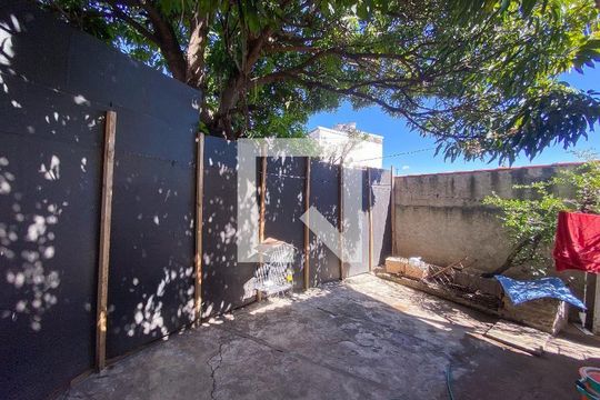 Casa à venda com 3 quartos, 172m² em Industrial Itau, Contagem