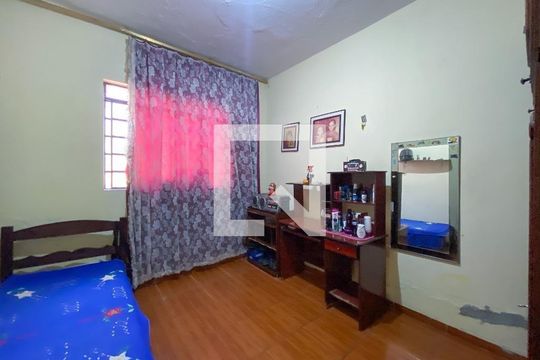 Casa à venda com 3 quartos, 172m² em Industrial Itau, Contagem