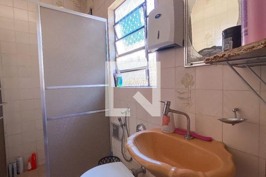 Casa à venda com 3 quartos, 172m² em Industrial Itau, Contagem