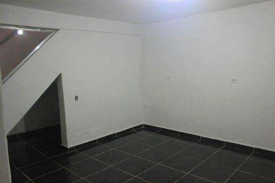 Quarto  de kitnet/studio para alugar com 1 quarto, 30m² em Jardim Belvedere, Guarulhos