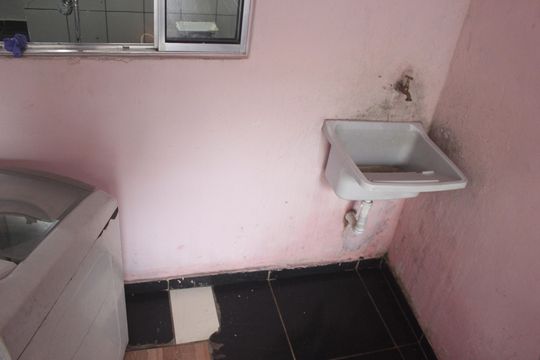 Quintal e lavanderia  de kitnet/studio para alugar com 1 quarto, 30m² em Jardim Belvedere, Guarulhos