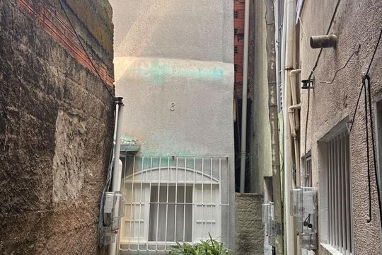 Fachada de casa à venda com 2 quartos, 51m² em Parque Primavera, São Paulo