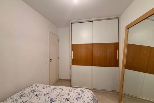 Quarto 1 de apartamento à venda com 2 quartos, 74m² em Moema, São Paulo
