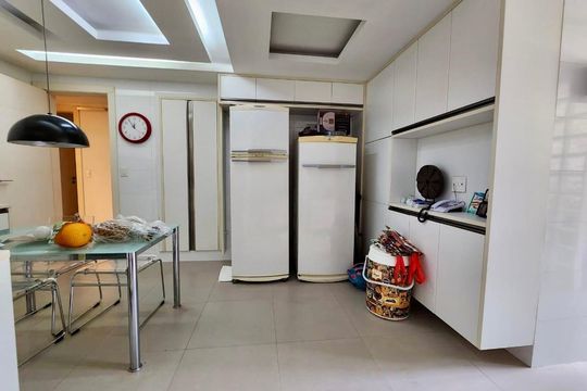 Cozinha de apartamento à venda com 4 quartos, 195m² em Tijuca, Rio de Janeiro