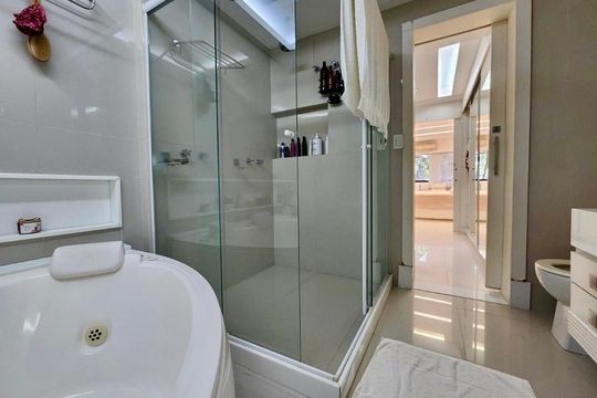 Banheiro de apartamento à venda com 4 quartos, 195m² em Tijuca, Rio de Janeiro