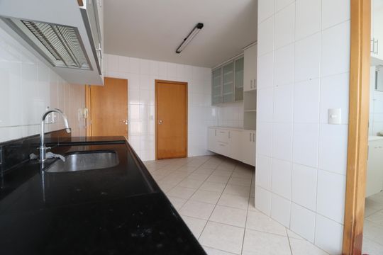 Cozinha de apartamento para alugar com 3 quartos, 130m² em Centro, Uberlândia