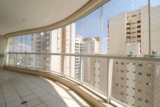 Apartamento para alugar com 3 quartos, 130m² em Centro, Uberlândia