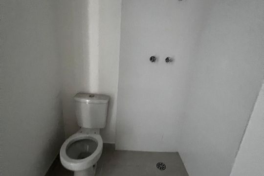Banheiro de kitnet/studio à venda com 1 quarto, 25m² em Vila Zilda, São Paulo