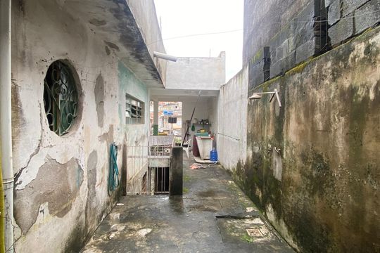 Área externa de casa à venda com 3 quartos, 300m² em Jardim das Flores, Osasco