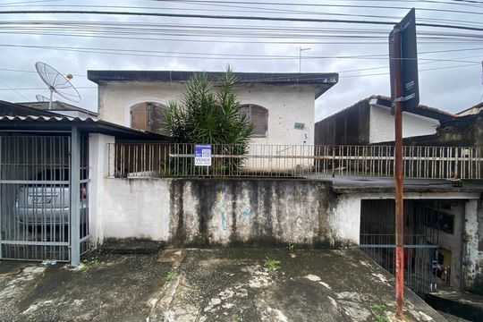 Fachada de casa à venda com 3 quartos, 300m² em Jardim das Flores, Osasco