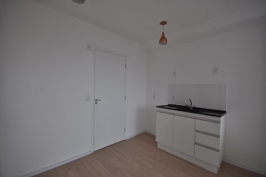 Cozinha de apartamento para alugar com 2 quartos, 35m² em Parque Vitoria, São Paulo