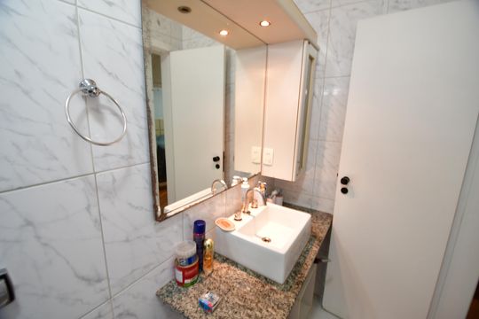 Banheiro  Suíte de apartamento à venda com 4 quartos, 170m² em Centro, Campinas