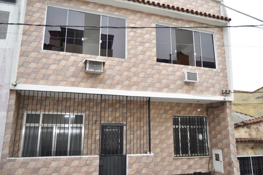 Fachada de casa de condomínio à venda com 3 quartos, 130m² em Piedade, Rio de Janeiro