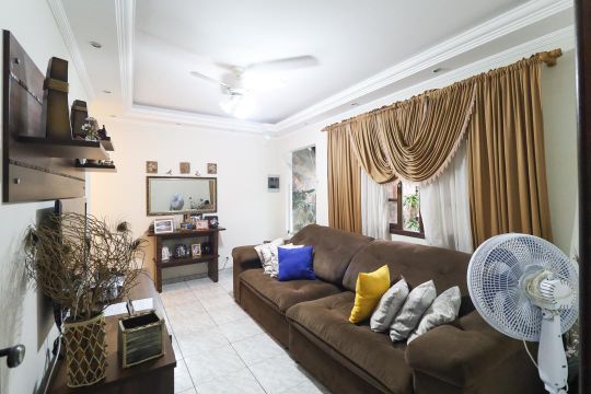 Casa à venda com 3 quartos, 120m² em Jardim Flor de Maio, São Paulo