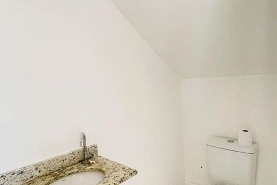 Lavabo de casa de condomínio para alugar com 2 quartos, 58m² em Los Álamos, Cotia