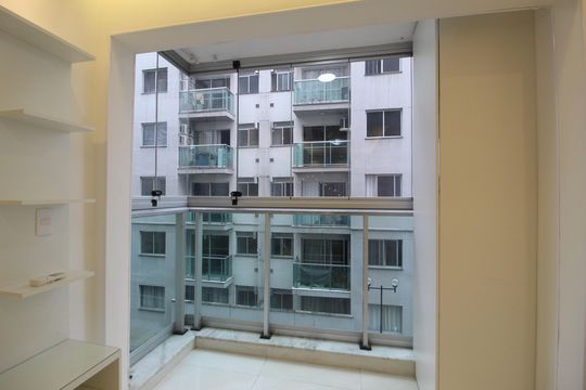 Sala - Varanda de apartamento para alugar com 2 quartos, 48m² em Pechincha, Rio de Janeiro