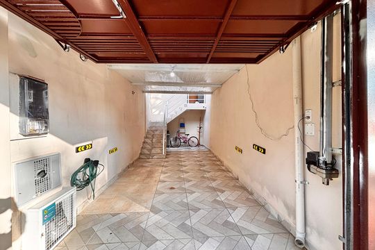 Garagem de casa à venda com 2 quartos, 121m² em Vila Osasco, Osasco
