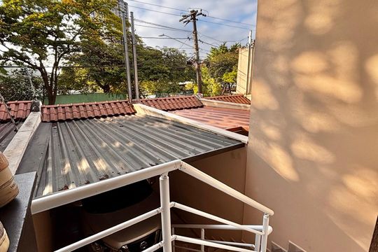 Garagem de casa à venda com 2 quartos, 121m² em Vila Osasco, Osasco