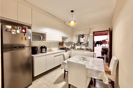 Cozinha de casa à venda com 2 quartos, 121m² em Vila Osasco, Osasco