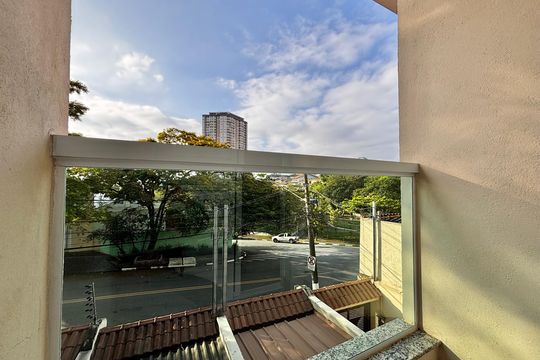 Varanda suíte 2 de casa à venda com 2 quartos, 121m² em Vila Osasco, Osasco
