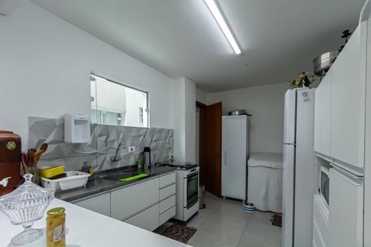 Cozinha Edícula de casa à venda com 3 quartos, 320m² em Jardim das Cerejeiras, São Bernardo do Campo