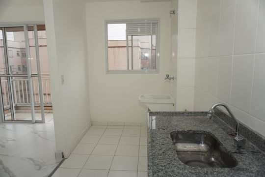 Cozinha de apartamento para alugar com 2 quartos, 47m² em Jardim Vitória, Embu das Artes
