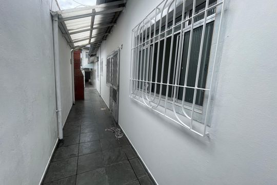 Corredor de casa para alugar com 2 quartos, 52m² em Esplanada dos Barreiros, São Vicente