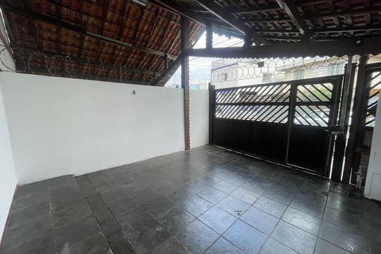 Garagem de casa para alugar com 2 quartos, 52m² em Esplanada dos Barreiros, São Vicente