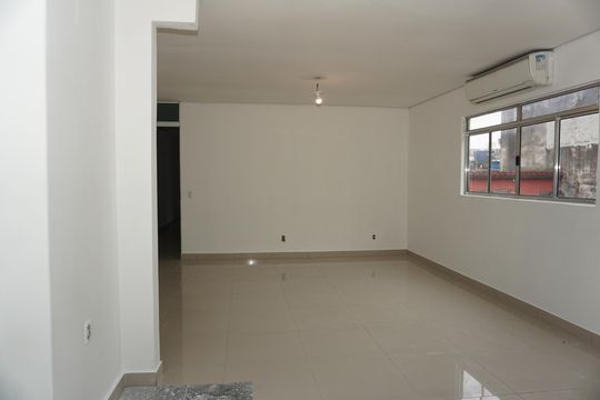 Sala de casa para alugar com 3 quartos, 150m² em Chácaras São Marcos, Embu das Artes