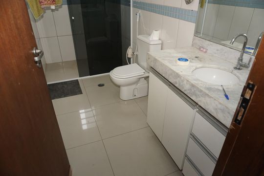 Banheiro de casa para alugar com 3 quartos, 150m² em Chácaras São Marcos, Embu das Artes