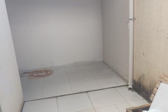 Área de serviço de apartamento para alugar com 2 quartos, 55m² em Shopping Park, Uberlândia