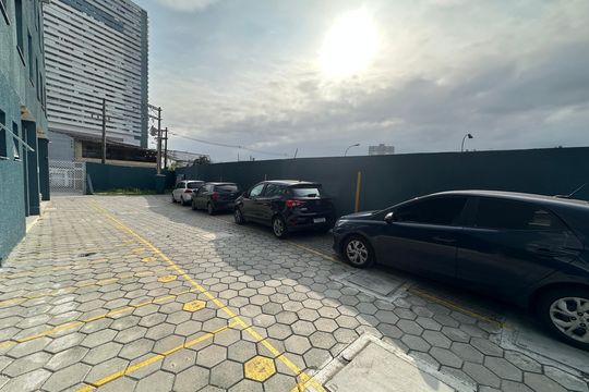 Garagem de apartamento para alugar com 2 quartos, 47m² em Catiapoã, São Vicente