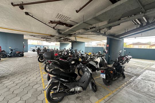 Garagem de apartamento para alugar com 2 quartos, 47m² em Catiapoã, São Vicente