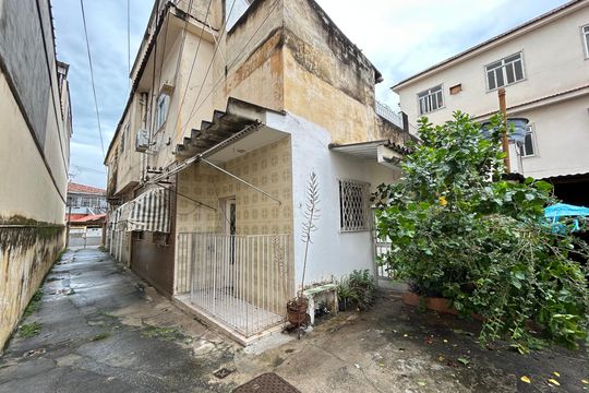 Fachada de casa para alugar com 2 quartos, 90m² em Quintino Bocaiúva, Rio de Janeiro