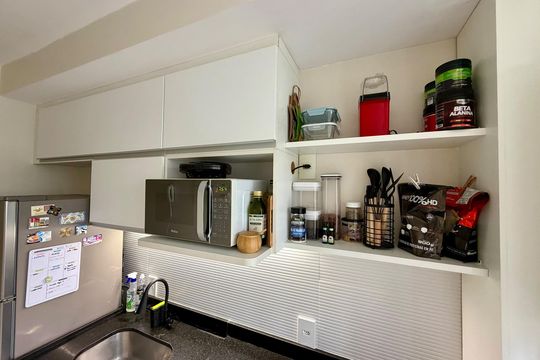 Cozinha de apartamento à venda com 2 quartos, 52m² em Barra Olímpica, Rio de Janeiro