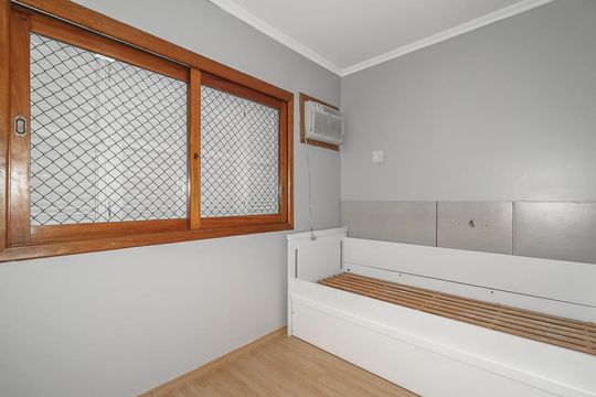Quarto 2 de apartamento para alugar com 2 quartos, 75m² em Petrópolis, Porto Alegre