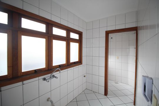 Cozinha de apartamento para alugar com 2 quartos, 75m² em Petrópolis, Porto Alegre