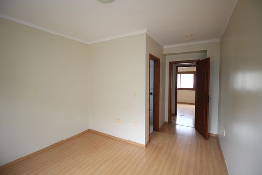 Suíte 1 de apartamento para alugar com 2 quartos, 75m² em Petrópolis, Porto Alegre