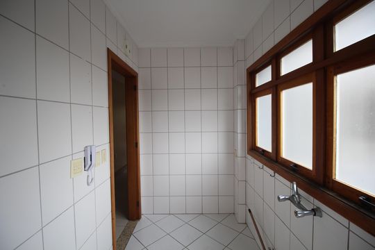 Cozinha de apartamento para alugar com 2 quartos, 75m² em Petrópolis, Porto Alegre