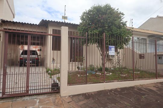 Fachada de casa para alugar com 2 quartos, 100m² em Estância Velha, Canoas