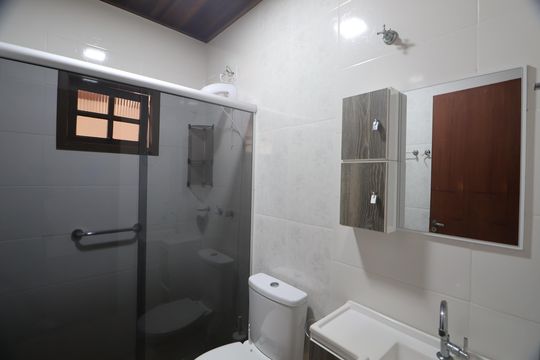 Banheiro de casa para alugar com 2 quartos, 100m² em Estância Velha, Canoas