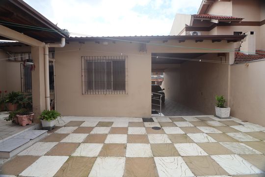 Quintal de casa para alugar com 2 quartos, 100m² em Estância Velha, Canoas