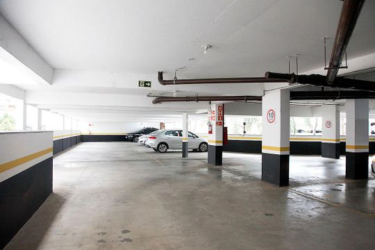 Área Comum - Garagem (01 vaga) de apartamento para alugar com 3 quartos, 79m² em Cidade Baixa, Porto Alegre