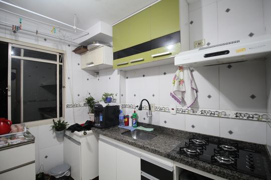 Cozinha de apartamento para alugar com 2 quartos, 53m² em Jardim Maria Luiza, Taboão da Serra