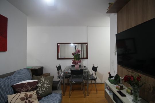 Sala de apartamento para alugar com 2 quartos, 53m² em Jardim Maria Luiza, Taboão da Serra